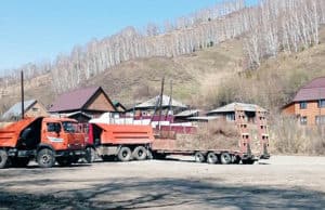 В Горно-Алтайске началось благоустройство детской площадки по улице Барнаульской