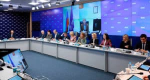 С учителей необходимо снимать излишнюю бюрократическую нагрузку