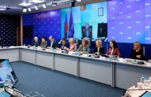 С учителей необходимо снимать излишнюю бюрократическую нагрузку С учителей необходимо снимать излишнюю бюрократическую нагрузку