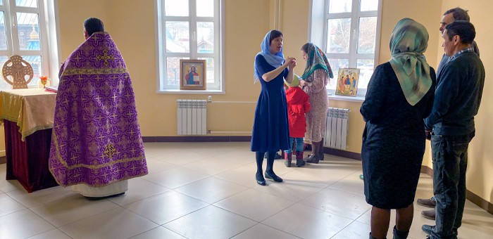 В Горно-Алтайске впервые прошло специальное богослужение для слабослышащих