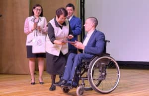 Общественную премию имени Чорос-Гуркина вручили Роману Жданову Общественную премию имени Чорос-Гуркина вручили Роману Жданову