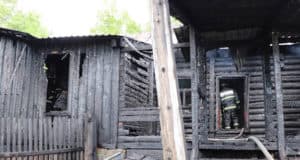 Крупный пожар произошел в трехквартирном доме в Майме