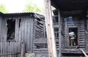 Крупный пожар произошел в трехквартирном доме в Майме Крупный пожар произошел в трехквартирном доме в Майме