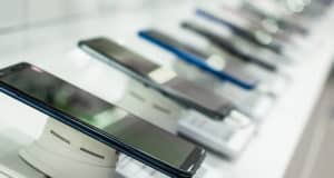 Магазин не хотел возвращать деньги за некачественный смартфон, а теперь заплатит в пять раз больше Магазин не хотел возвращать деньги за некачественный смартфон, а теперь заплатит в пять раз больше