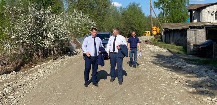 Улицы Майскую и Алтайскую начали ремонтировать в Майме