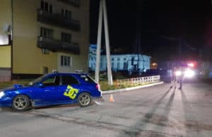 Автомобиль, двигаясь задним ходом, наехал на 18-летнюю горожанку в Горно-Алтайске Автомобиль, двигаясь задним ходом, наехал на 18-летнюю горожанку в Горно-Алтайске