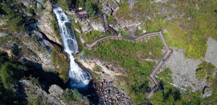 Камышлинский водопад, курорт «Манжерок», Чемальская ГЭС: где клещи охотятся на людей