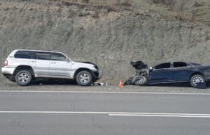 Land Cruiser выехал на встречку и снес Toyota Camry с туристами из Хакасии Land Cruiser выехал на встречку и снес Toyota Camry с туристами из Хакасии