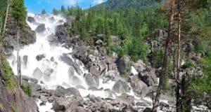 Алтайский заповедник предупреждает: маршрут на водоскат Учар закрыт
