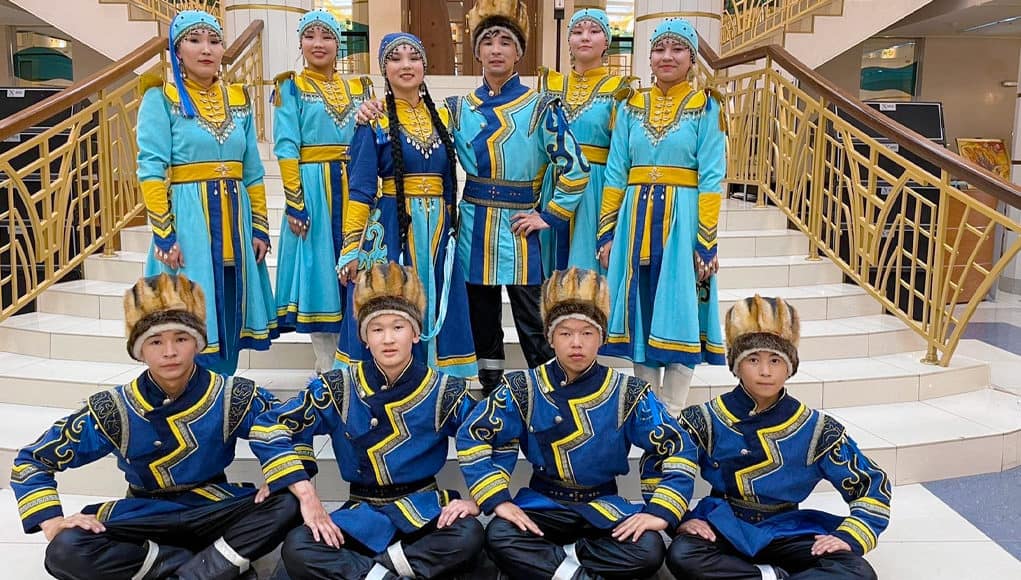 Ансамбль «Ырысту» успешно выступил на фестивале «Танцуй, Сибирь!»