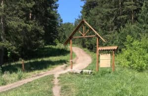 На Комсомолке благоустраивают тропу здоровья На Комсомолке благоустраивают тропу здоровья
