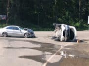 Автомобили столкнулись возле поворота на Озерное Автомобили столкнулись возле поворота на Озерное