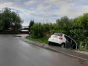 Нетрезвый водитель протаранил припаркованную машину и уехал в кювет Нетрезвый водитель протаранил припаркованную машину и уехал в кювет
