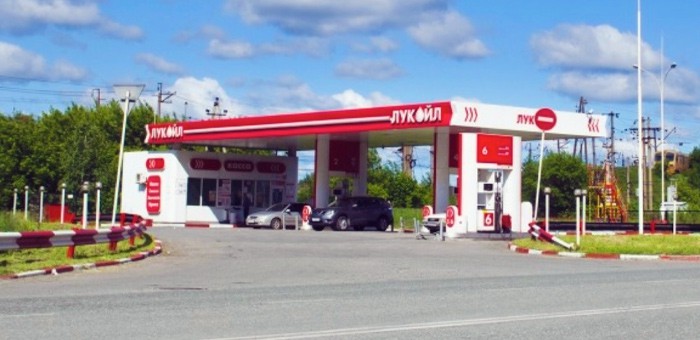 Жители Горно-Алтайска могут сэкономить на АЗС «ЛУКОЙЛ» с помощью МТС Premium