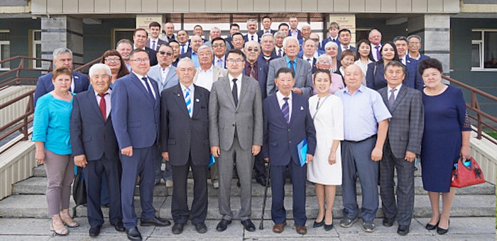 В Республике Алтай отметили 25-летие Конституции