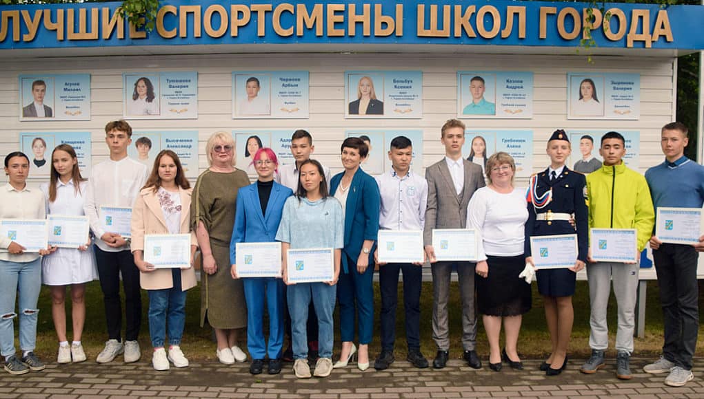 Доску Почета «Лучшие спортсмены школ города» обновили в Горно-Алтайске