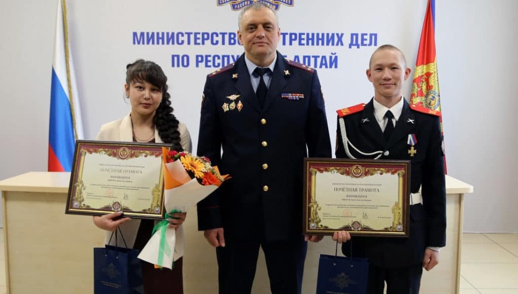 Министр внутренних дел России наградил подростков из Республики Алтай