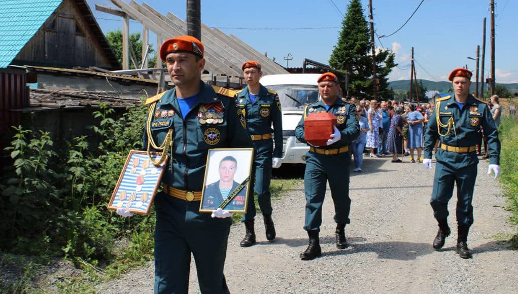 В Майме простились с военнослужащим, погибшим на Украине