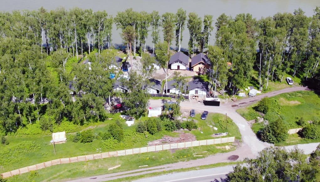 Суд обязал «пасечников» снести свои «домики» на Каянчинском плесе