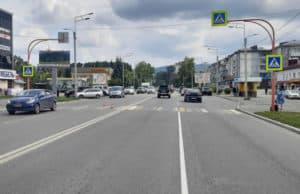 В районе Кирзавода на пешеходном переходе сбили молодого человека