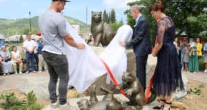 В Горно-Алтайске открыли Аллею снежного барса