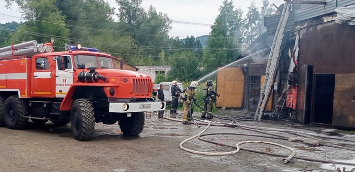 Пожар на СТО ликвидирован в Соузге