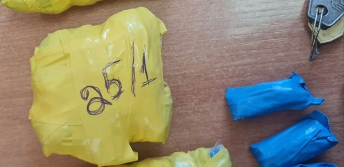 В Горно-Алтайске взяли под стражу девушку, сделавшую более десяти закладок с «солью»