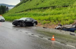 Автомобили столкнулись на Телецком тракте Автомобили столкнулись на Телецком тракте