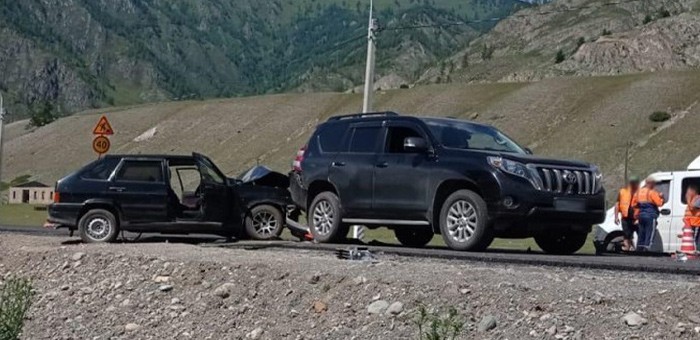 Пьяный и без прав водитель протаранил Land Cruiser