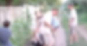 Глава поселения жестоко избила женщину, оскорблявшую ее сына Глава поселения жестоко избила женщину, оскорблявшую ее сына