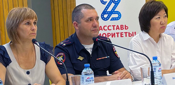 «Расставь приоритеты!»: как правильно переходить и проезжать перекрестки
