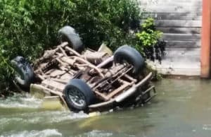 УАЗ 3152 упал в Элекмонарку, водитель в тяжелом состоянии УАЗ 3152 упал в Элекмонарку, водитель в тяжелом состоянии