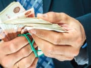 Адвоката, вымогавшего у клиента взятку для судьи, приговорили к штрафу Адвоката, вымогавшего у клиента взятку для судьи, приговорили к штрафу
