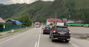Турист на Toyota Land Cruiser устроил массовое ДТП в Манжероке Турист на Toyota Land Cruiser устроил массовое ДТП в Манжероке