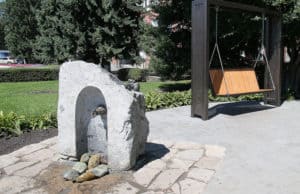 В центре Горно-Алтайска благоустроили аллею и родник В центре Горно-Алтайска благоустроили аллею и родник