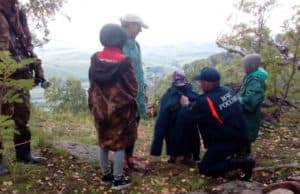 Женщина с тремя маленькими детьми пошла на Бабырган и заблудилась, их искали всю ночь Женщина с тремя маленькими детьми пошла на Бабырган и заблудилась, их искали всю ночь
