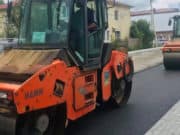 На улице Комсомольской укладывают асфальтобетон На улице Комсомольской укладывают асфальтобетон