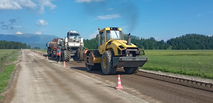 Ремонт региональных дорог активно ведется в Республике Алтай