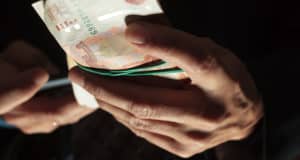 Бывшего замдиректора Горно-Алтайского ЖКХ приговорили к штрафу за взятки