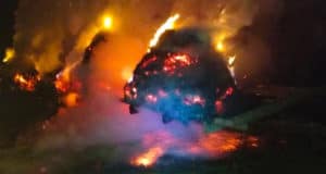 Четыре тюка сена и тракторный прицеп сгорели в Барагаше
