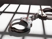 Ревнивого убийцу приговорили к длительному тюремному сроку Ревнивого убийцу приговорили к длительному тюремному сроку