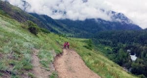 Туристскую тропу до метеостанции Кара-Тюрек расчистили в Усть-Коксинском районе