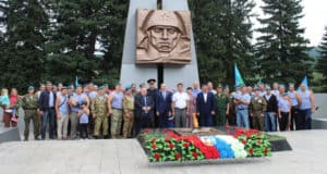 В Горно-Алтайске состоялся митинг, посвященный Дню воздушно-десантных войск