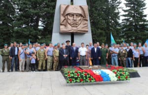В Горно-Алтайске состоялся митинг, посвященный Дню воздушно-десантных войск
