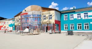 В Усть-Коксе близится к завершению строительство школы