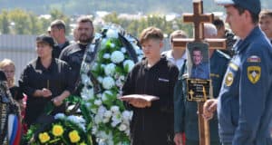 В Чемале простились с военнослужащим, погибшим в ходе спецоперации российских войск В Чемале простились с военнослужащим, погибшим в ходе спецоперации российских войск