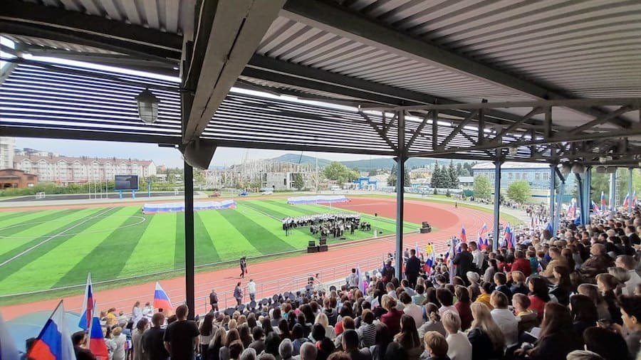 photo_5194981558803611793_y