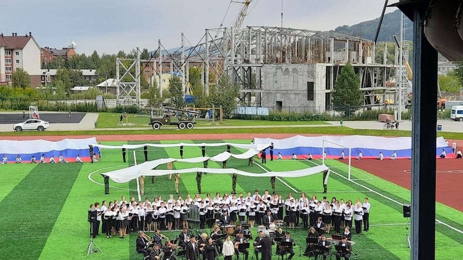 photo_5194981558803611795_y