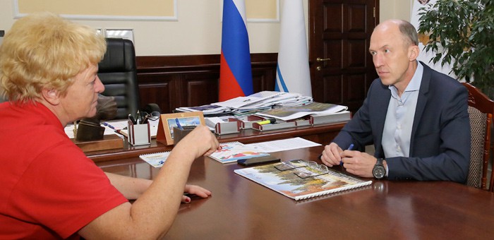 Глава республики поручил проверить состояние детских площадок