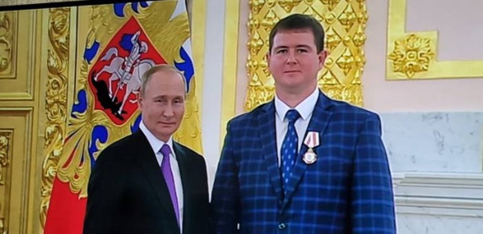 Директору Алтайской противочумной станции вручен Орден Пирогова